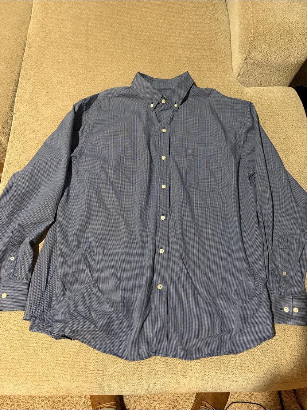 Izod Men's Blue Button-Down Casual Shirt